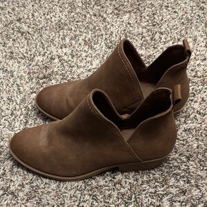 Universal Thread Brown Ankle Boots